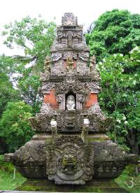 Padmasana throne of the temple Pura Penguhur Ukuran